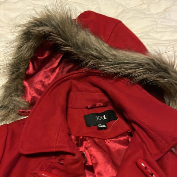 Little red riding hood esque toggle coat jacket fur lined hooded - Picture 3 of 6